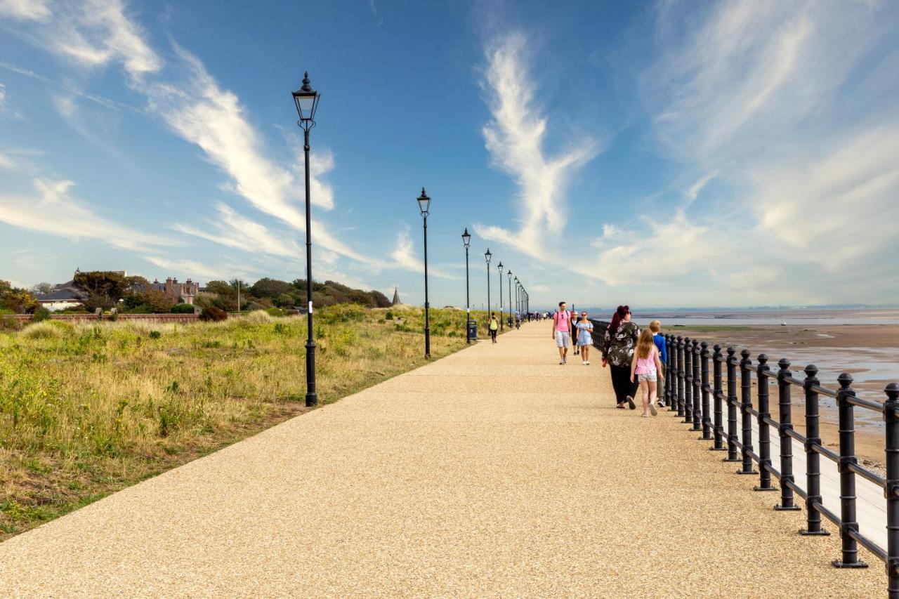 Lytham St Annes, A Spacious, High End, One Bedroomed Apartment 5 Exterior photo